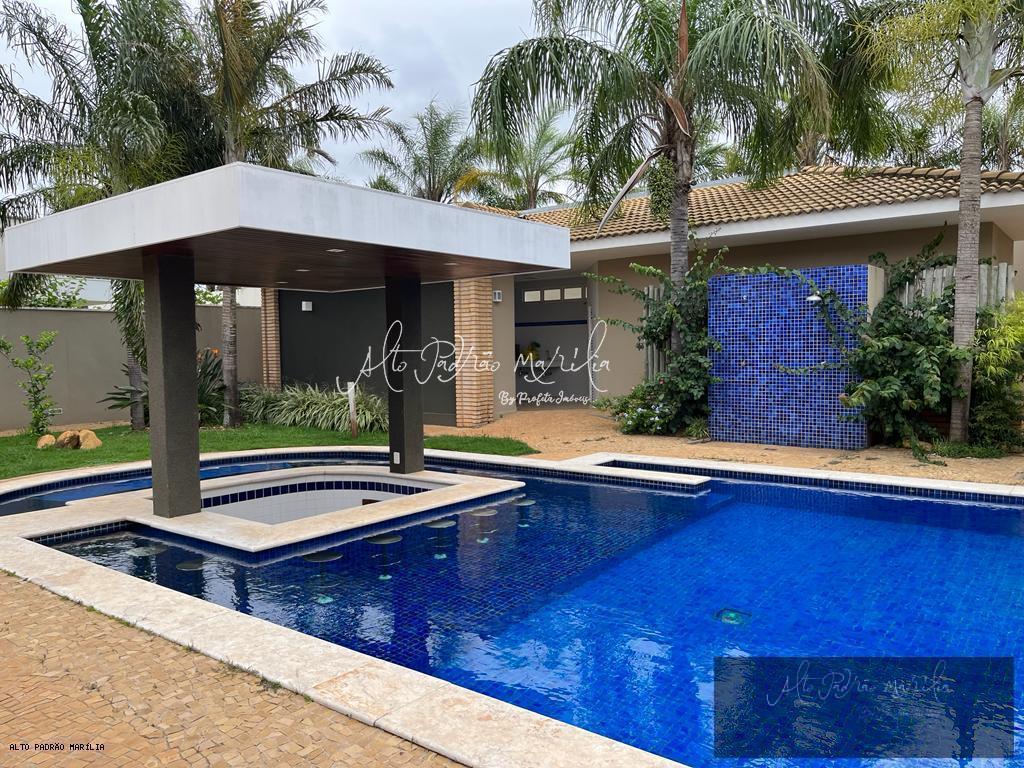 Casa em Condom�nio