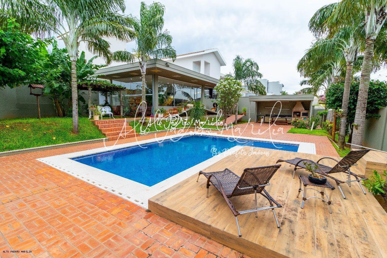 Casa em Condom�nio