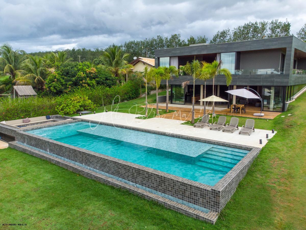 Casa em Condom�nio