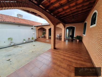 Casa para Venda, em Mar�lia, bairro Jardim Alvorada, 4 dormit�rios, 4 banheiros, 2 su�tes, 2 vagas