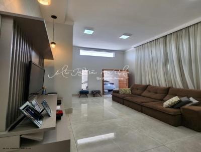 Casa para Venda, em Mar�lia, bairro Centro, 3 dormit�rios, 3 banheiros, 2 su�tes, 2 vagas