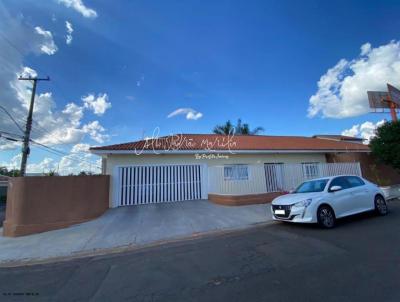 Casa para Venda, em Mar�lia, bairro Jardim Jequitib�, 3 dormit�rios, 4 banheiros, 3 su�tes, 3 vagas
