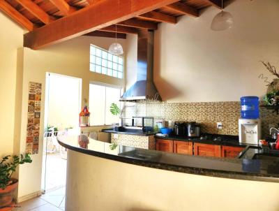 Casa para Venda, em Mar�lia, bairro Jardim Mar�lia, 3 dormit�rios, 1 banheiro, 1 su�te, 3 vagas