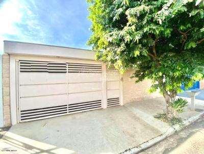 Casa para Venda, em Mar�lia, bairro Jardim Virg�nia, 3 dormit�rios, 2 banheiros, 1 su�te, 3 vagas